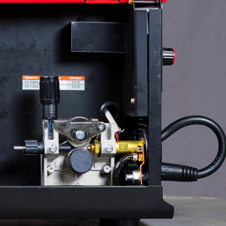 Сварочный полуавтомат FUBAG IRMIG 200 SYN LED с горелкой 250 А в комплекте в Тамбове фото