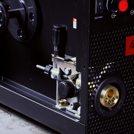 Сварочный полуавтомат FUBAG IRMIG 180 с горелкой FB 250 3 м в комплекте в Тамбове фото