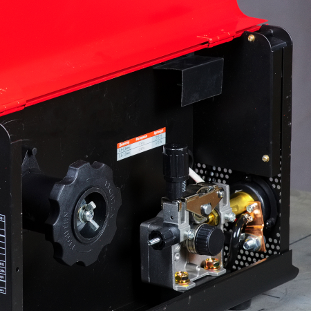 Сварочный полуавтомат FUBAG IRMIG 140 SYN LED с горелкой 150 А в комплекте в Тамбове фото